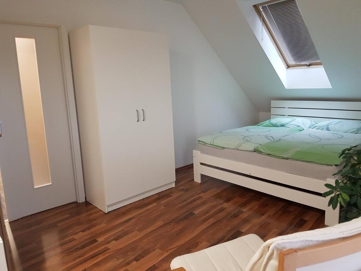 Apartman V Aleji Slavkov u Brna Eksteriør billede