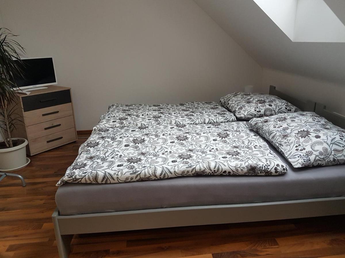 Apartman V Aleji Slavkov u Brna Eksteriør billede