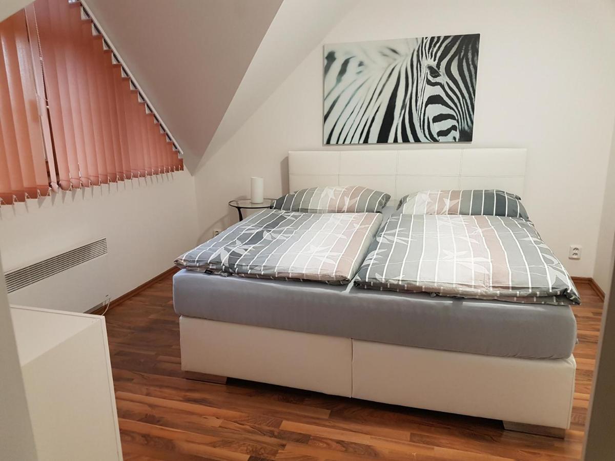 Apartman V Aleji Slavkov u Brna Eksteriør billede